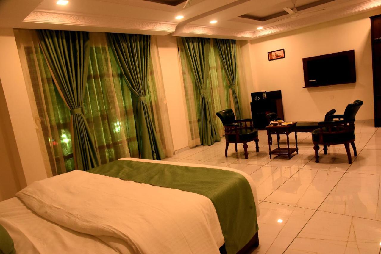 Vits Excellensea Karde Beach Dāpoli Buitenkant foto