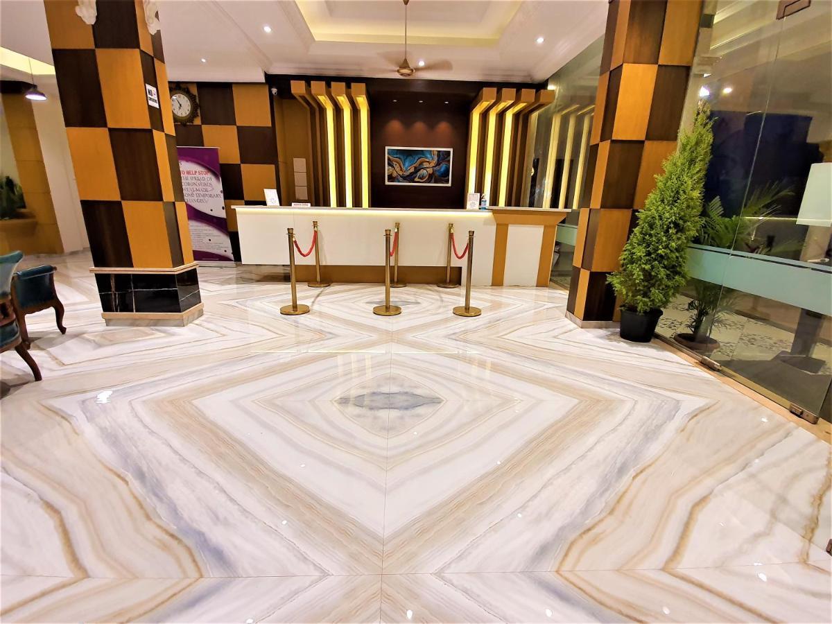 Vits Excellensea Karde Beach Dāpoli Buitenkant foto