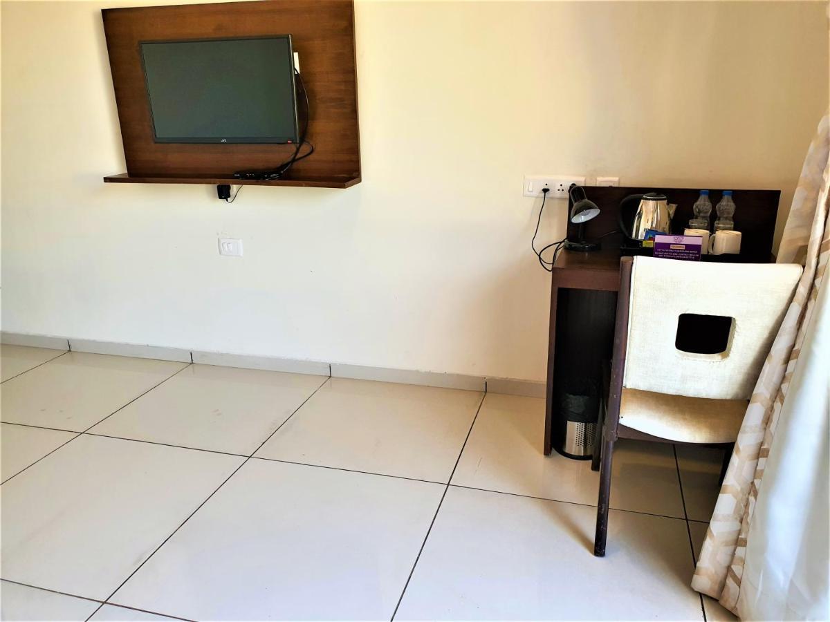 Vits Excellensea Karde Beach Dāpoli Buitenkant foto
