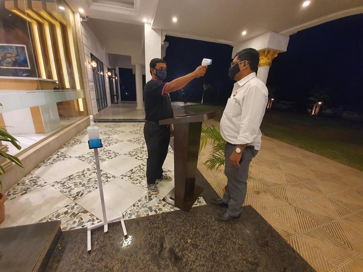 Vits Excellensea Karde Beach Dāpoli Buitenkant foto